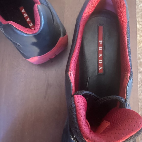 Prada Men’s 11 1/2 Black and Red shoe - Picture 4 of 7
